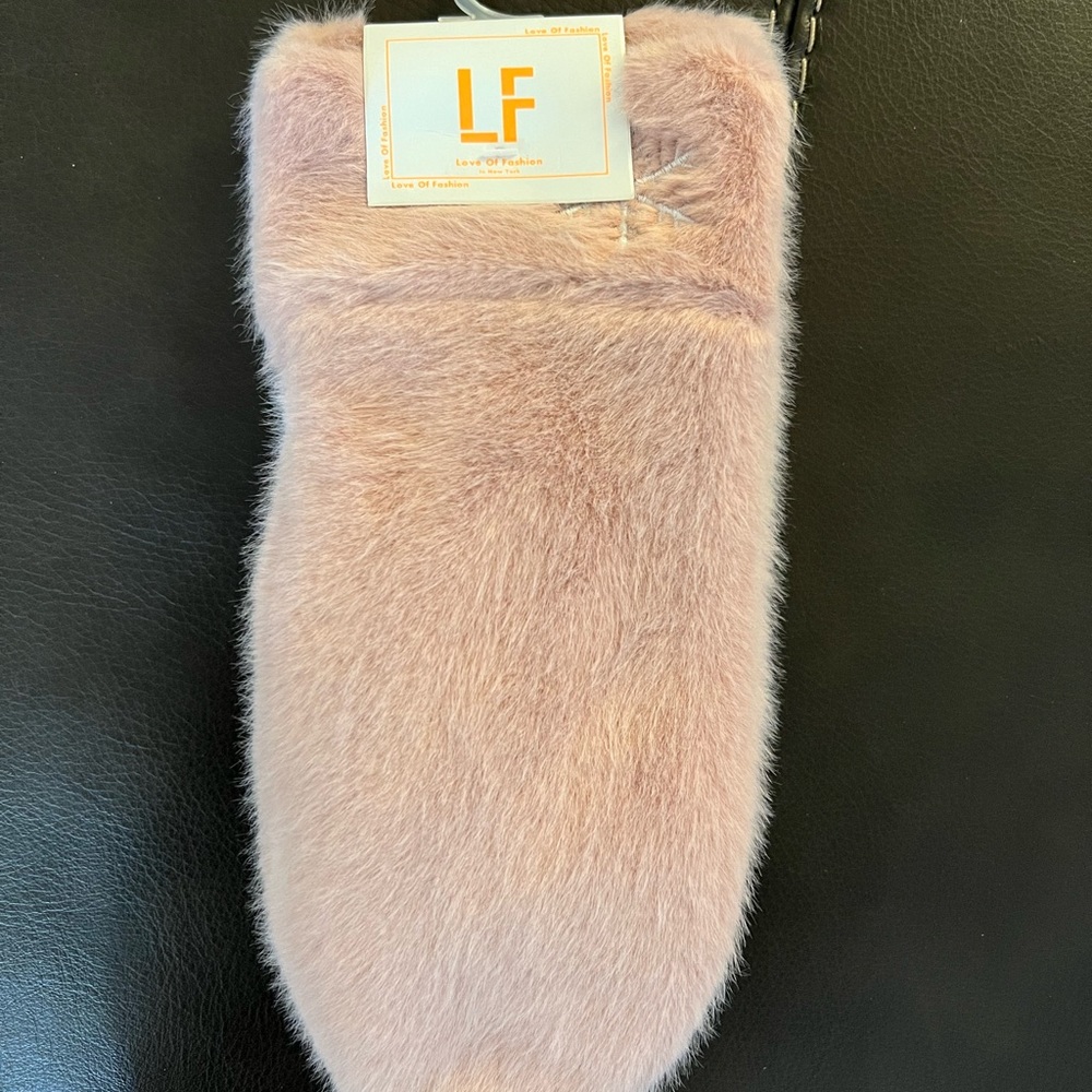 NWT Pink Furry Mittens - Love of Fashion
